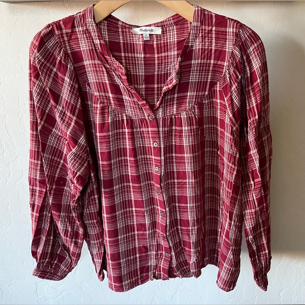 🌥️ Madewell Red Plaid Button-Down Shirt 🌥️